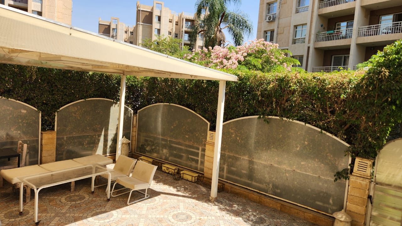 Apartment with garden for rent image 4